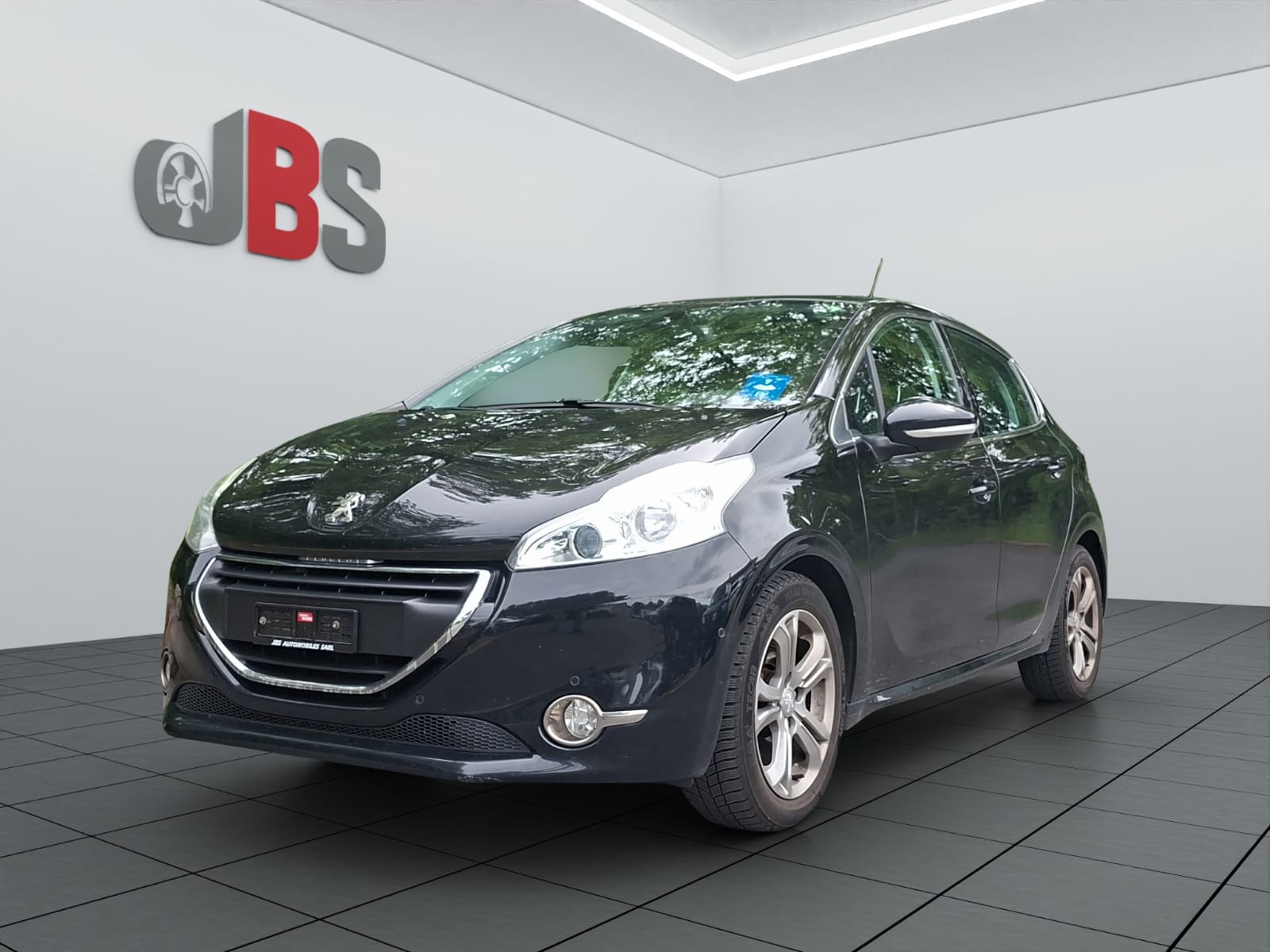 PEUGEOT 208 1.6 e-HDI Allure-image-0