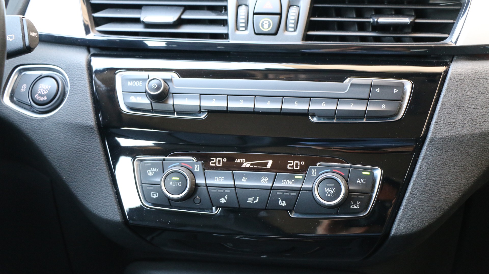 BMW X1 xDrive 20d Sport Line-image-16