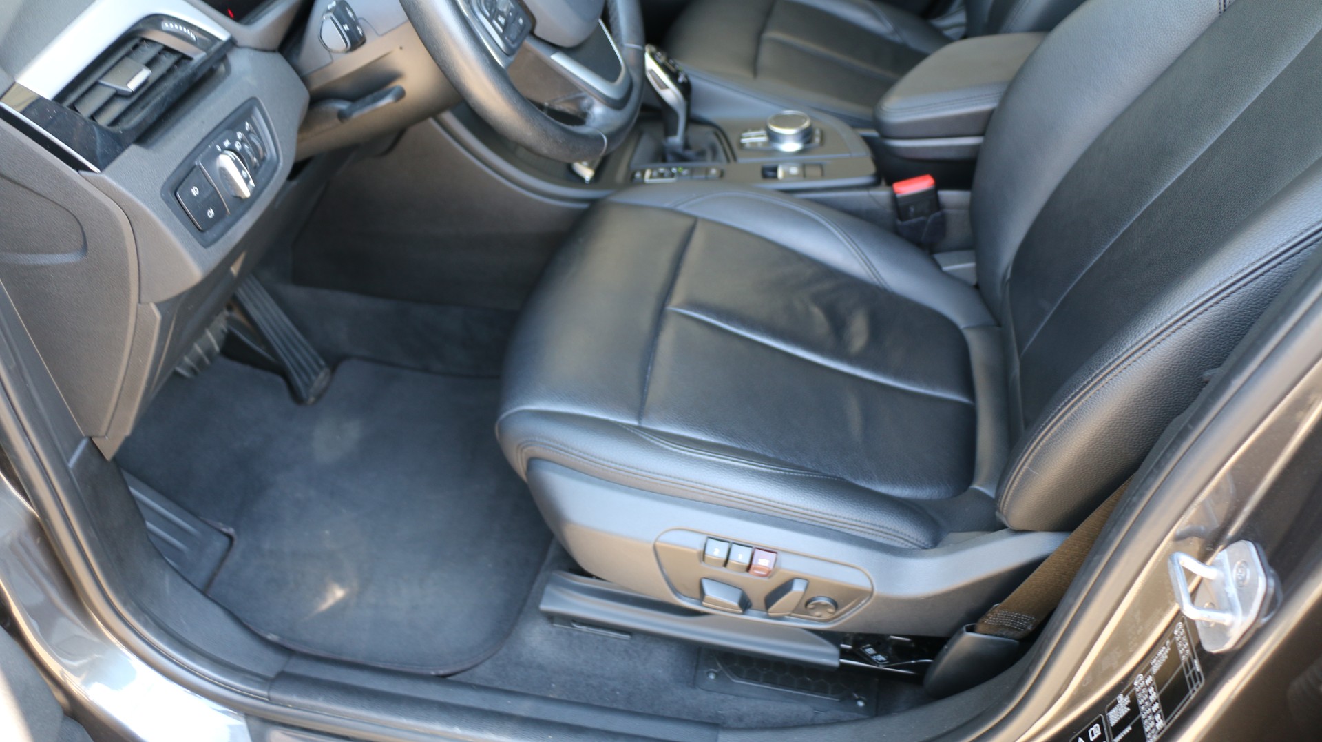 BMW X1 xDrive 20d Sport Line-image-20