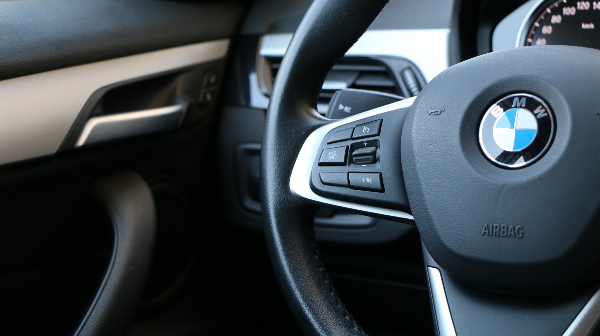 BMW X1 xDrive 20d Sport Line-image-18