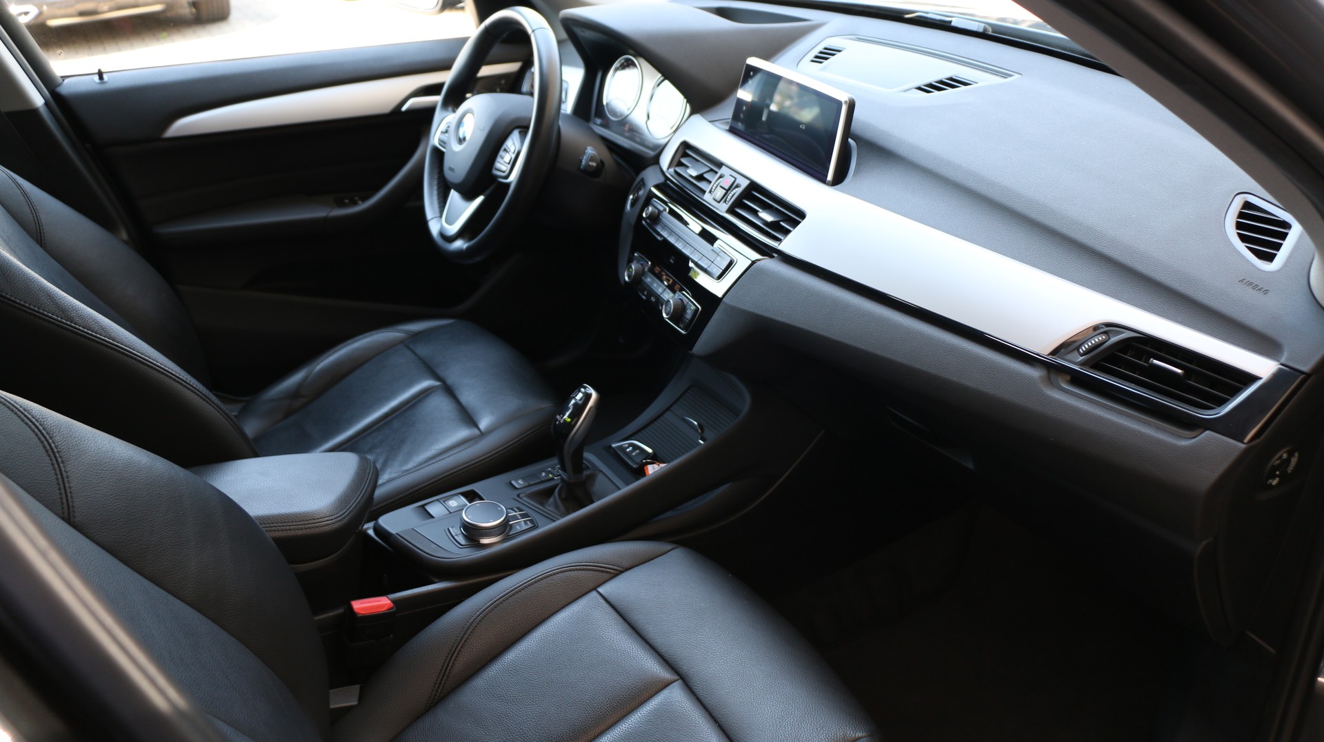 BMW X1 xDrive 20d Sport Line-image-7