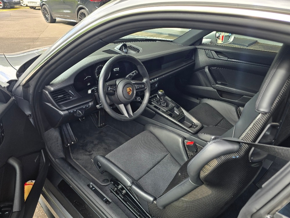 PORSCHE 911 GT3 Touring-image-7