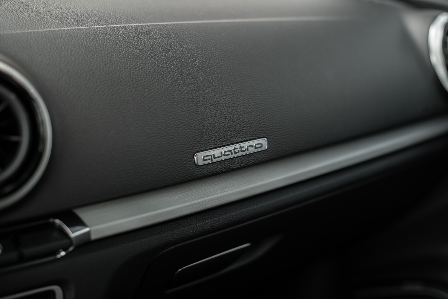 AUDI S3 2.0 TFSI quattro-image-14