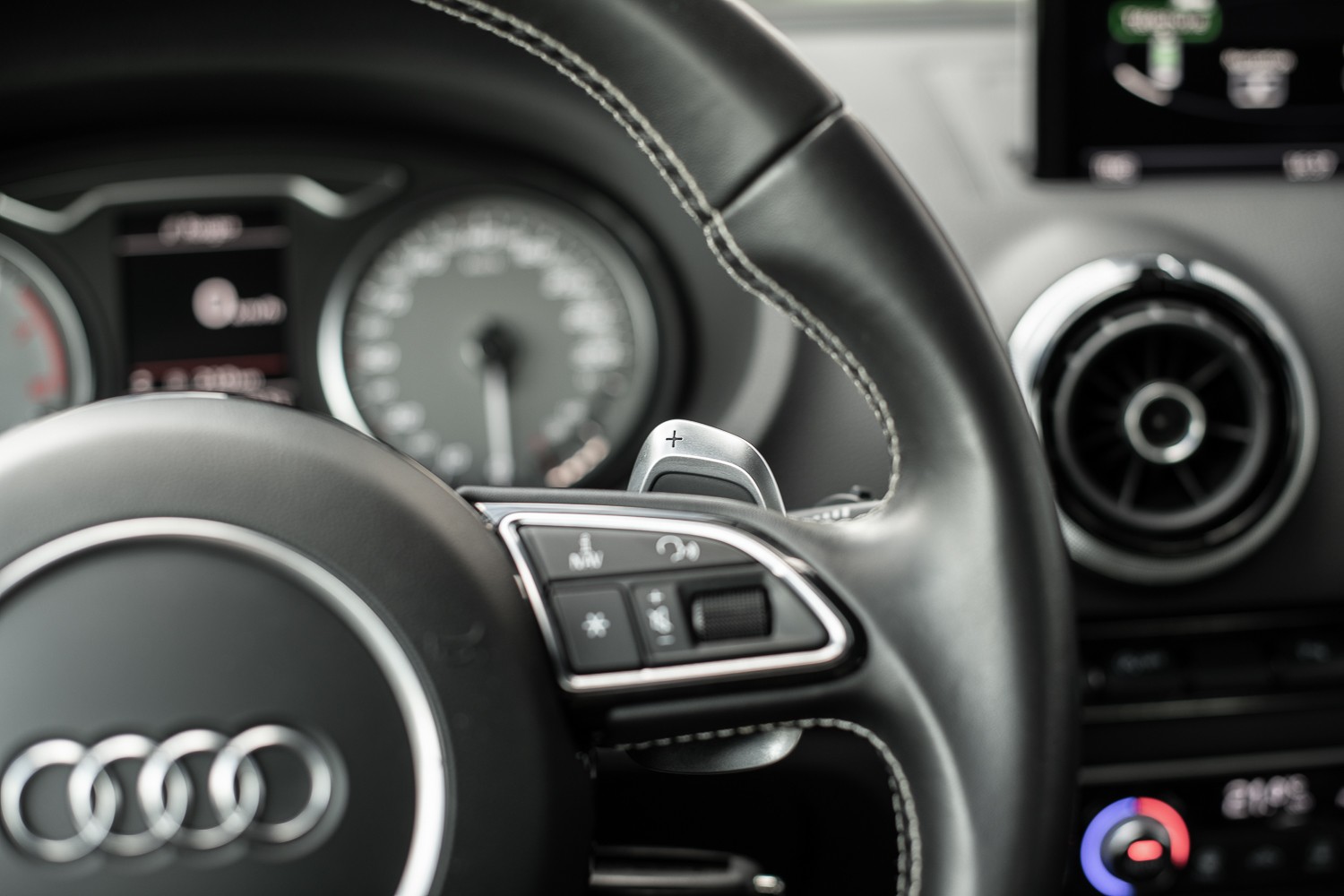 AUDI S3 2.0 TFSI quattro-image-13