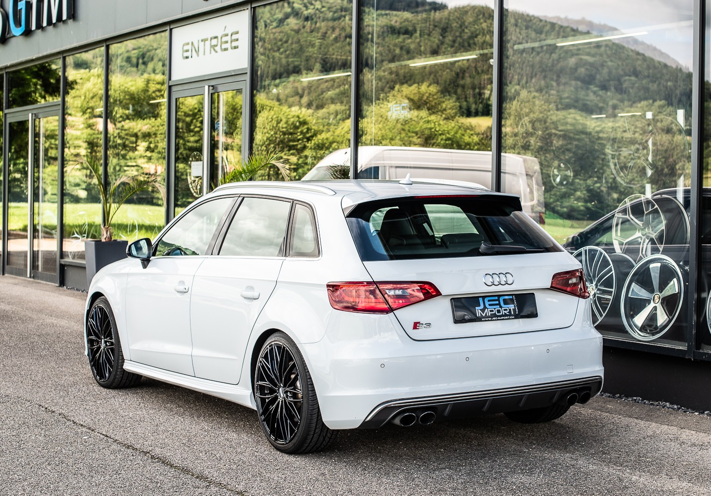 AUDI S3 2.0 TFSI quattro-image-3