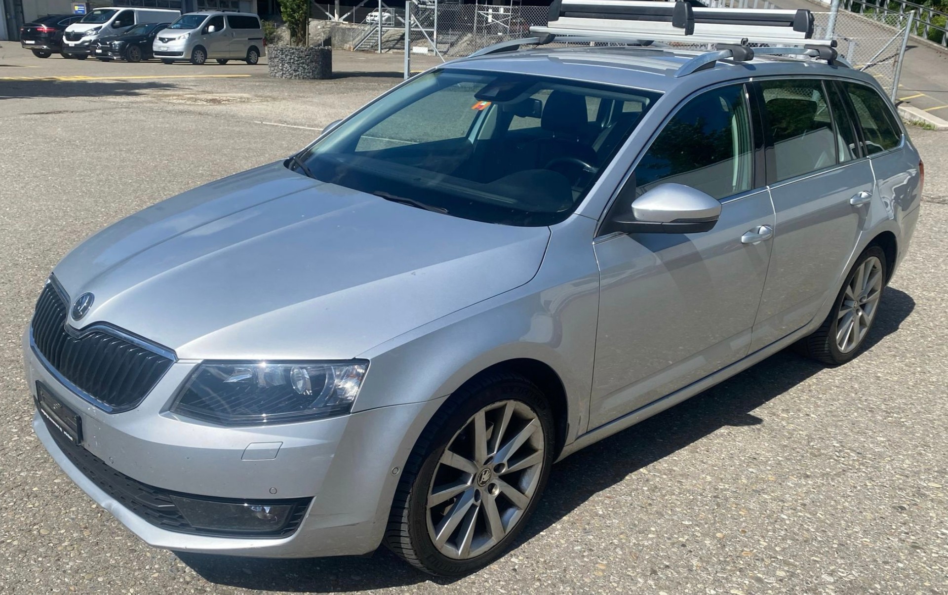SKODA Octavia Combi 1.8 TSI Elegance 4x4 DSG-image-2