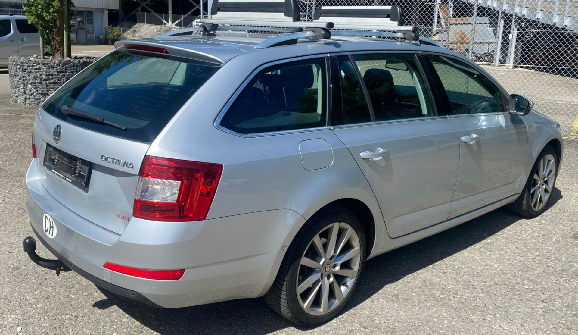 SKODA Octavia Combi 1.8 TSI Elegance 4x4 DSG-image-4