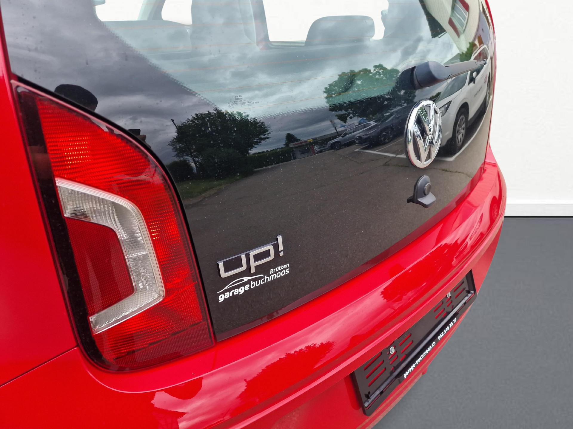 VW Up 1.0 MPI 60 High ASG-image-12