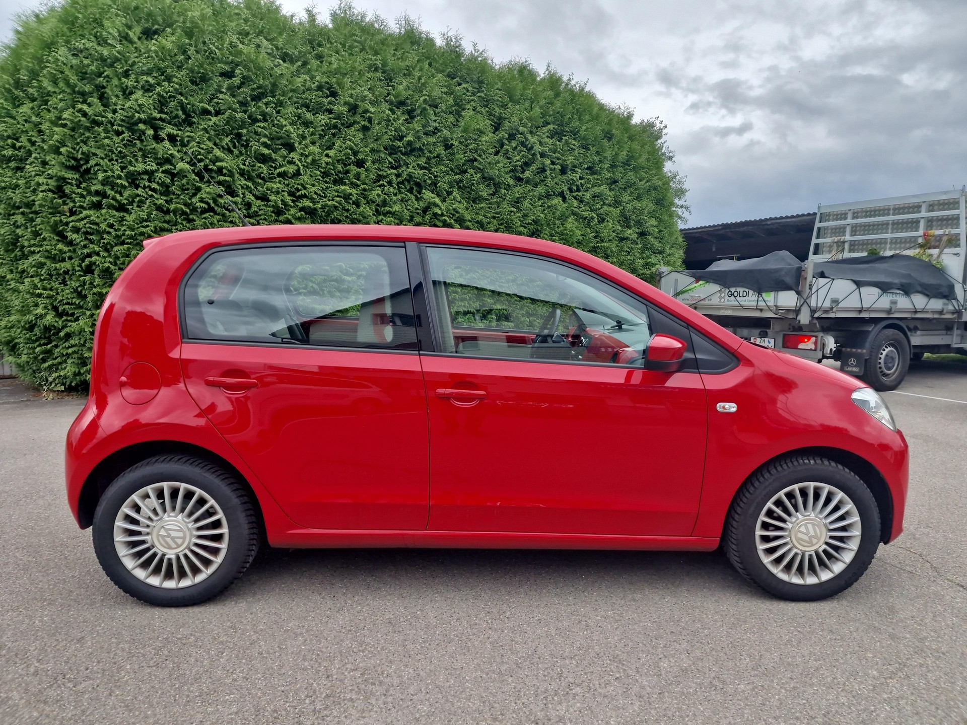 VW Up 1.0 MPI 60 High ASG-image-5