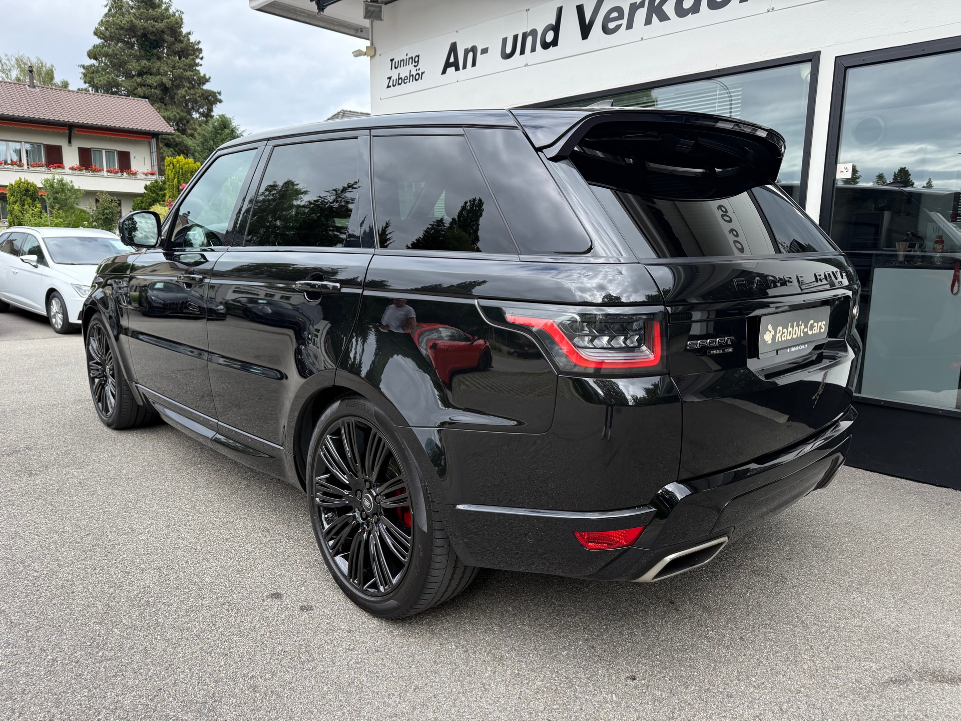 LAND ROVER Range Rover Sport P525 5.0 V8 S/C HSE Dynamic Automatic-image-3