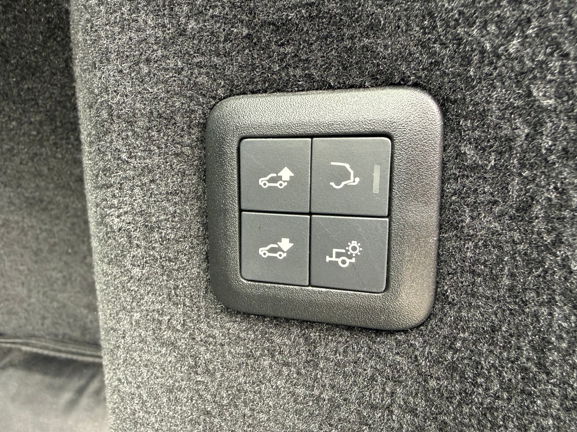 LAND ROVER Range Rover Sport P525 5.0 V8 S/C HSE Dynamic Automatic-image-14