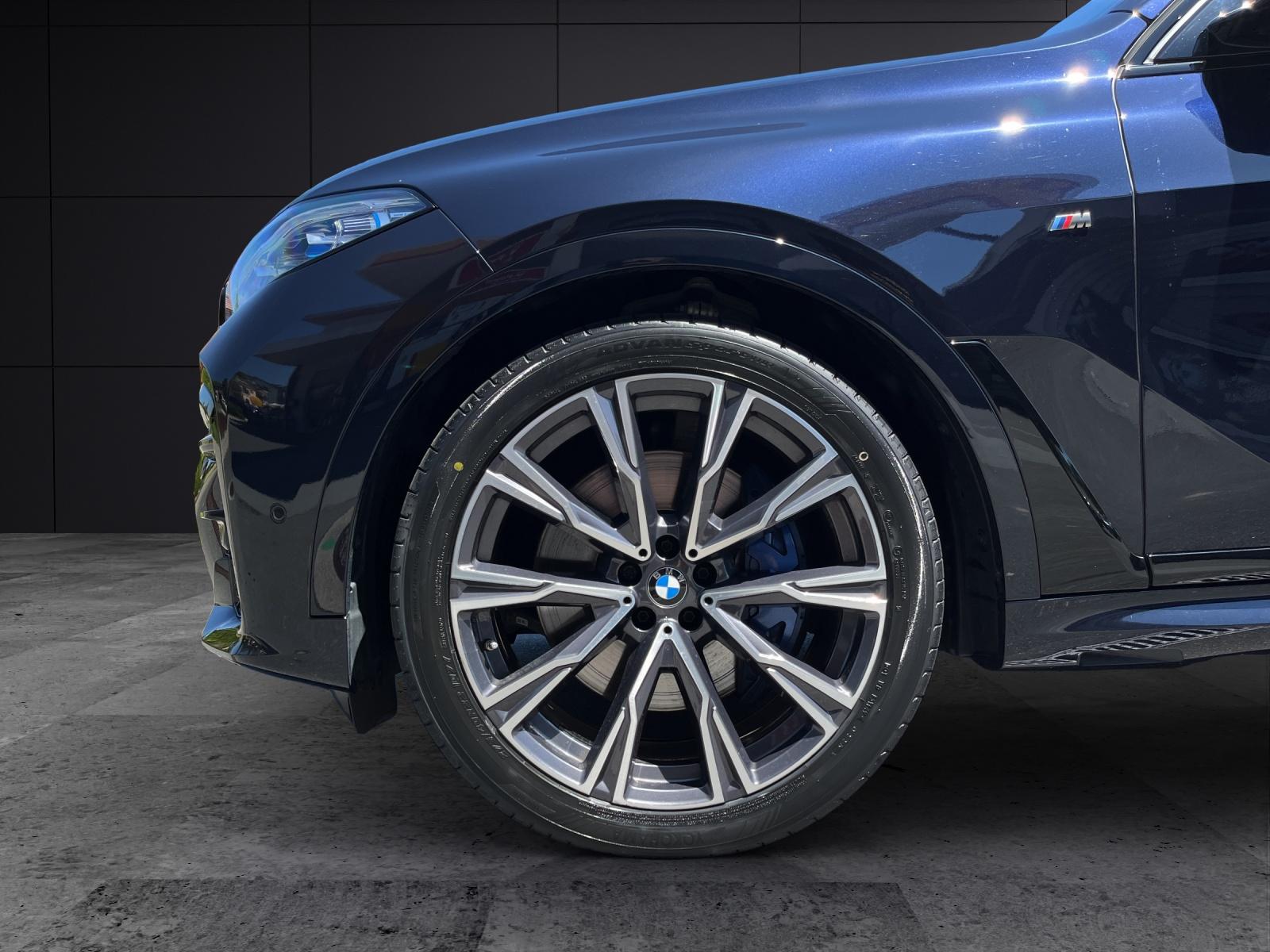 BMW X7 M50i-image-4