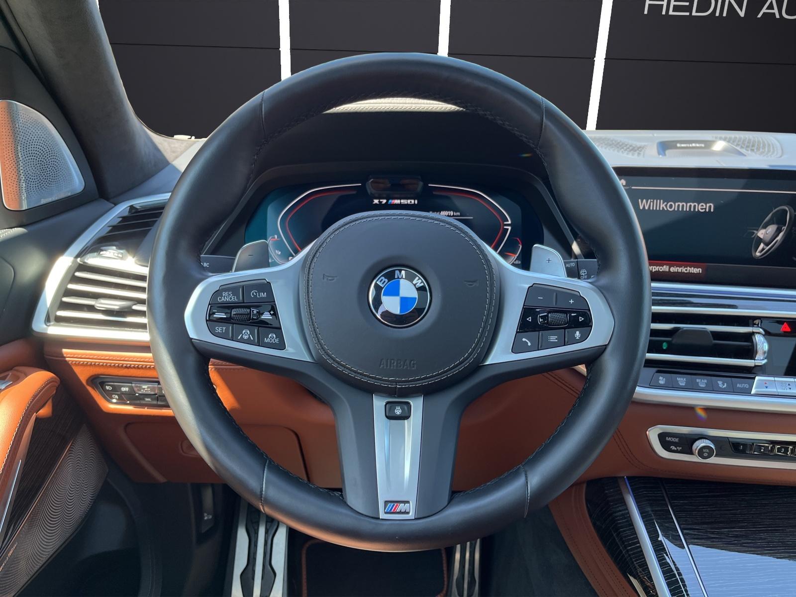 BMW X7 M50i-image-5