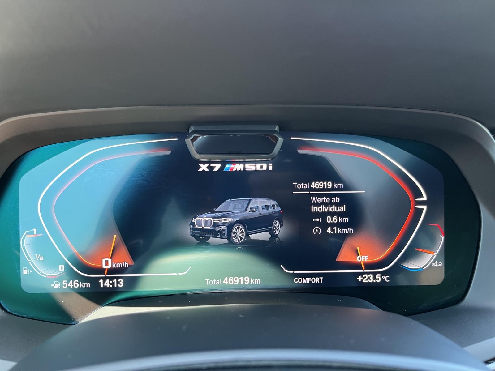 BMW X7 M50i-image-10