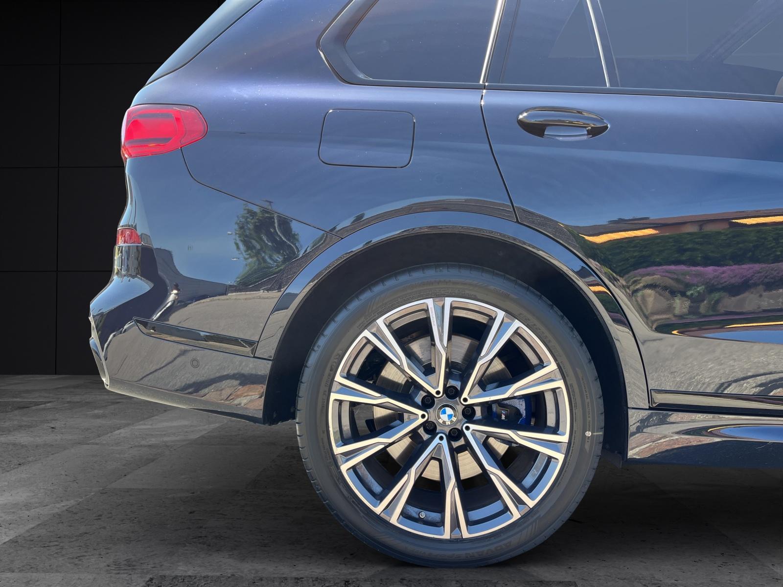 BMW X7 M50i-image-19