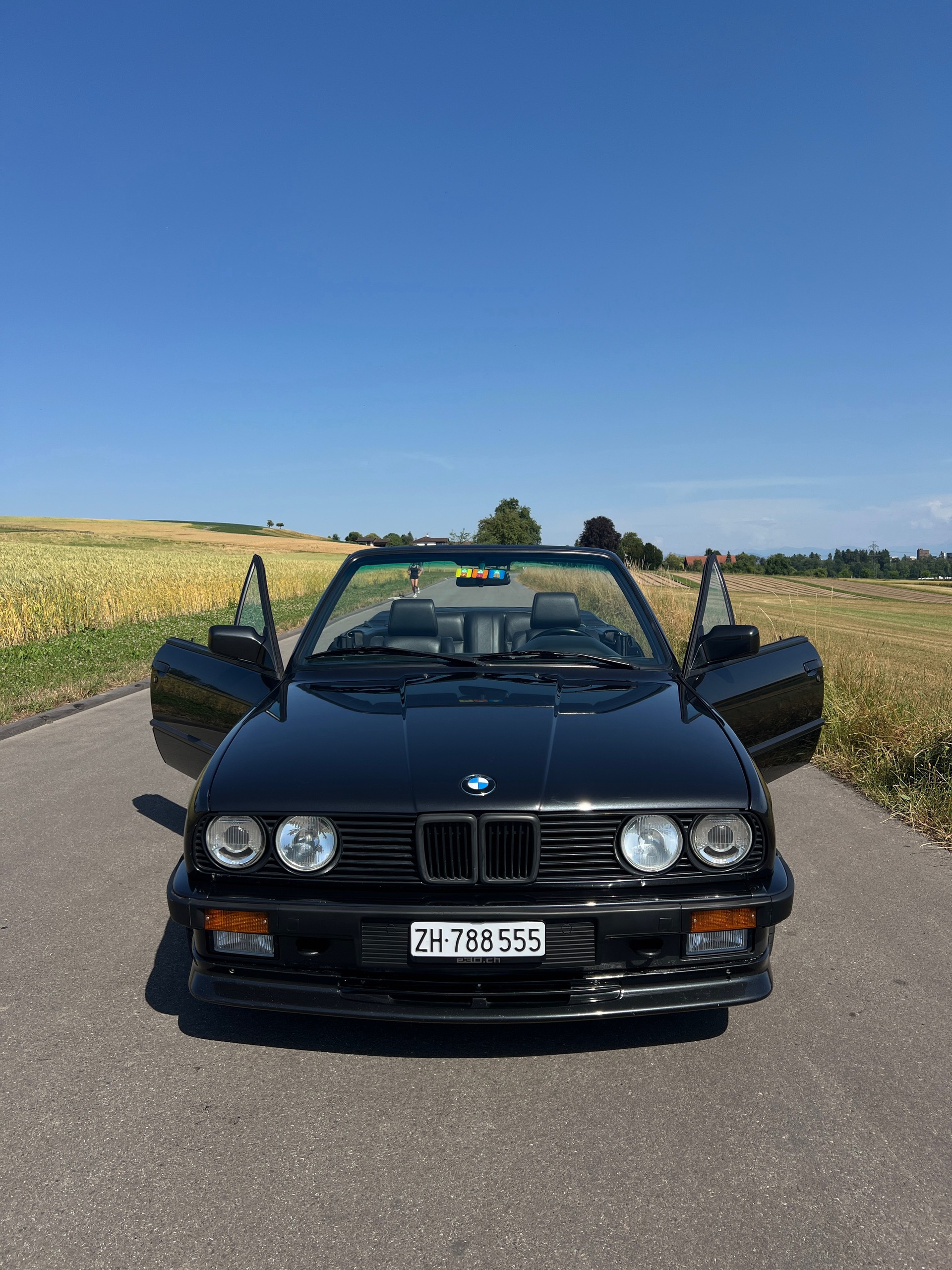 BMW E30 325i Cabrio-image-1