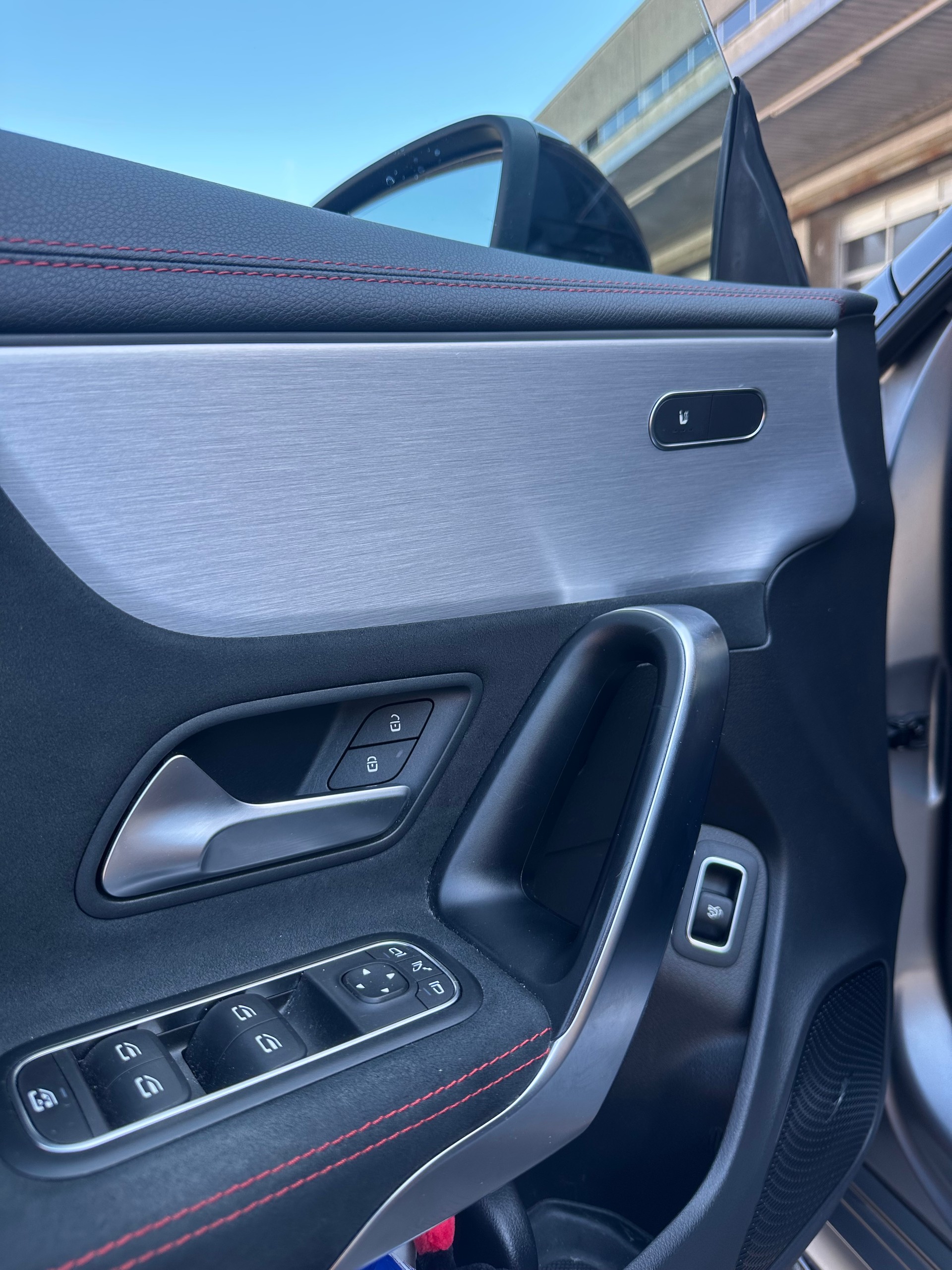 MERCEDES-BENZ CLA 35 AMG 4matic-image-9