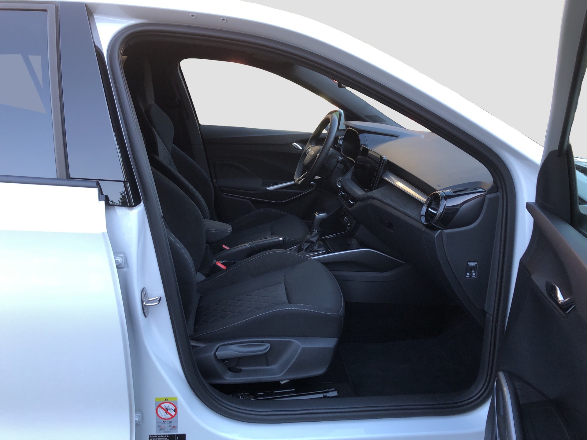 SKODA Fabia 1.0 TSI Selection DSG-image-11