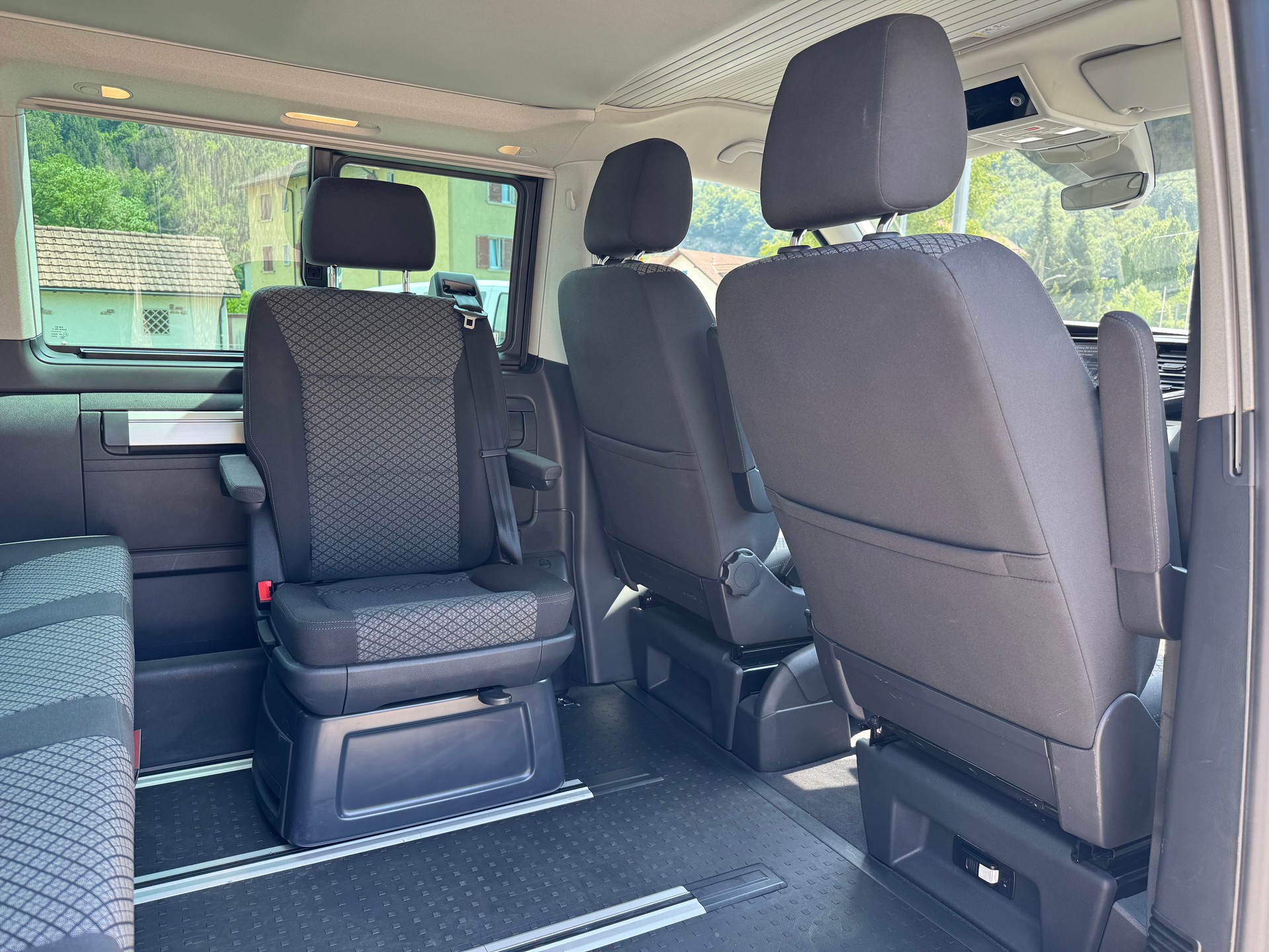 VW T6.1 California 2.0 TDI Beach Edition Liberty 4Motion DSG-image-12