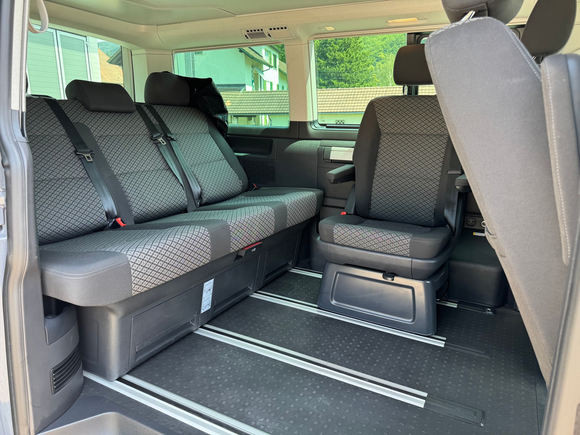 VW T6.1 California 2.0 TDI Beach Edition Liberty 4Motion DSG-image-11