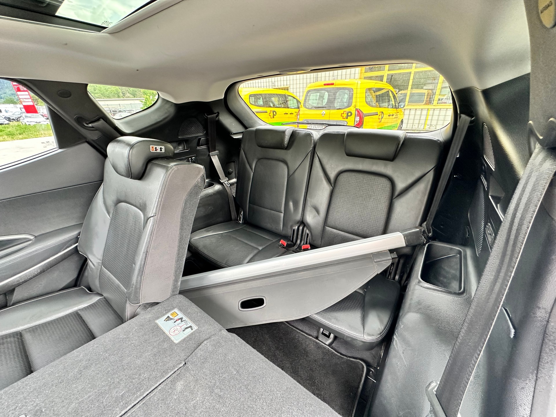 HYUNDAI Santa Fe 2.2 CRDI Premium 4WD Automatic-image-15
