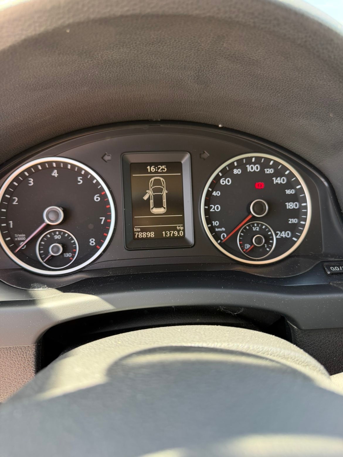 VW Tiguan 2.0 TSI Sport&Style DSG-image-14