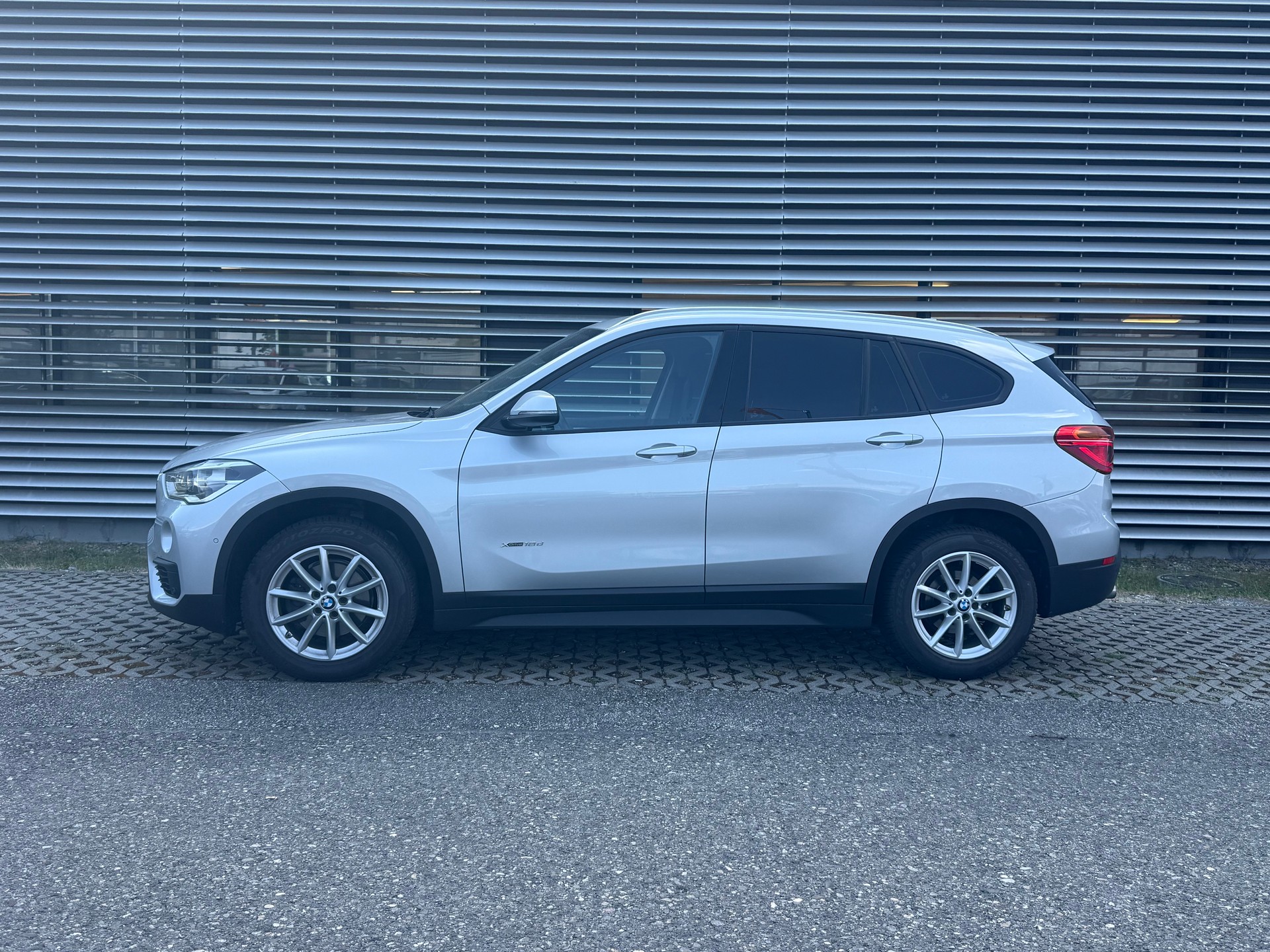 BMW X1 xDrive 18d Sport Line Steptronic-image-5