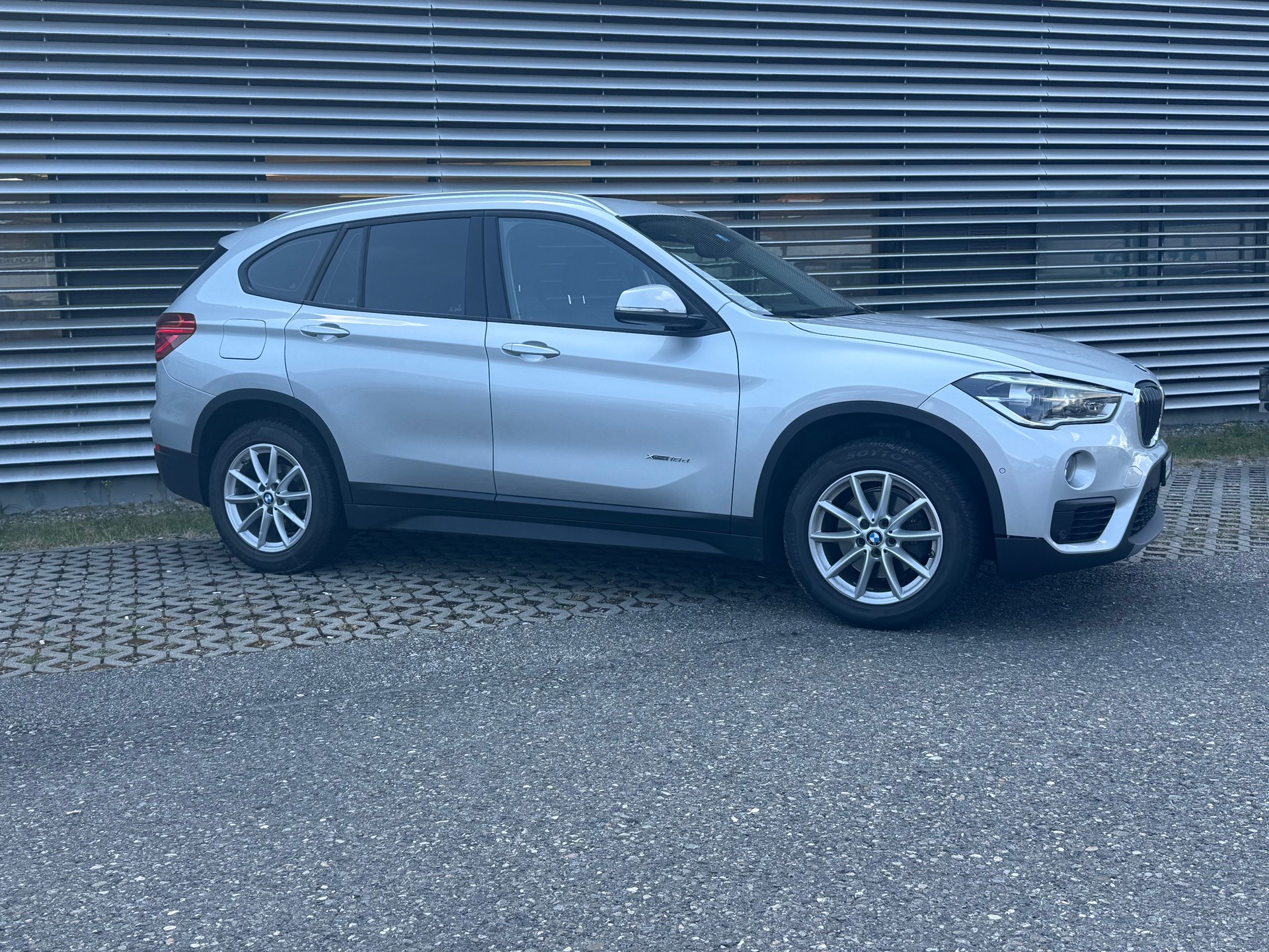 BMW X1 xDrive 18d Sport Line Steptronic-image-2