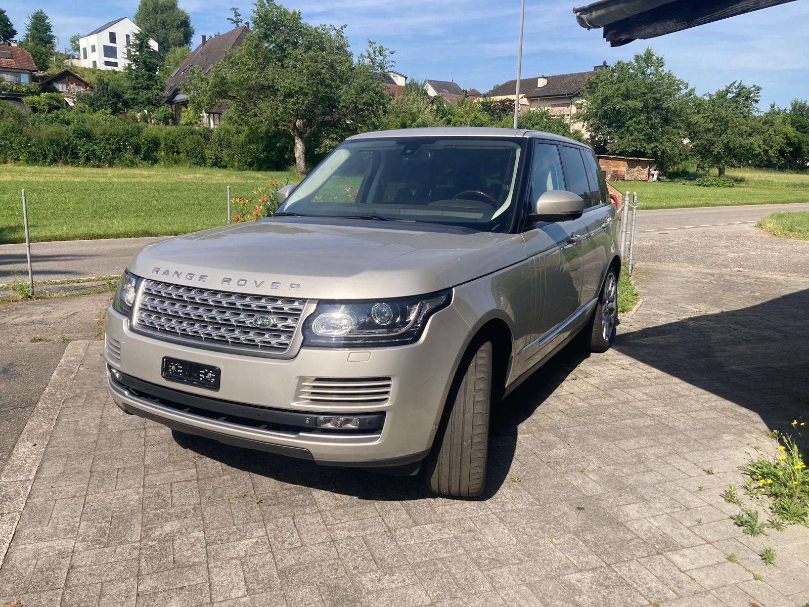 LAND ROVER 4.4 SDV8 Vogue-image-0
