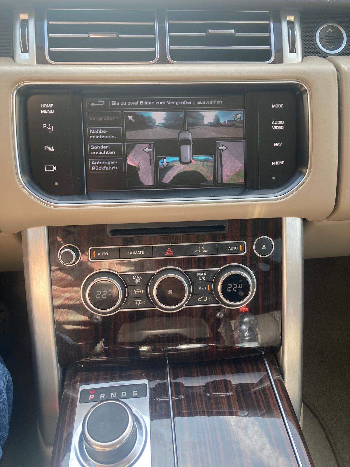 LAND ROVER 4.4 SDV8 Vogue-image-5