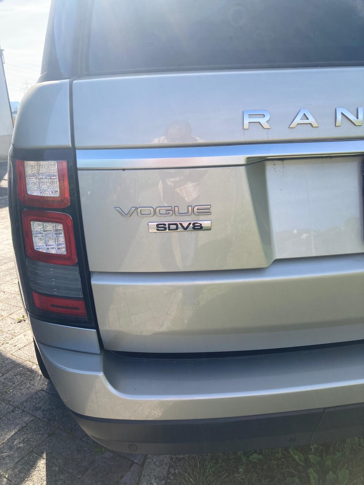 LAND ROVER 4.4 SDV8 Vogue-image-3