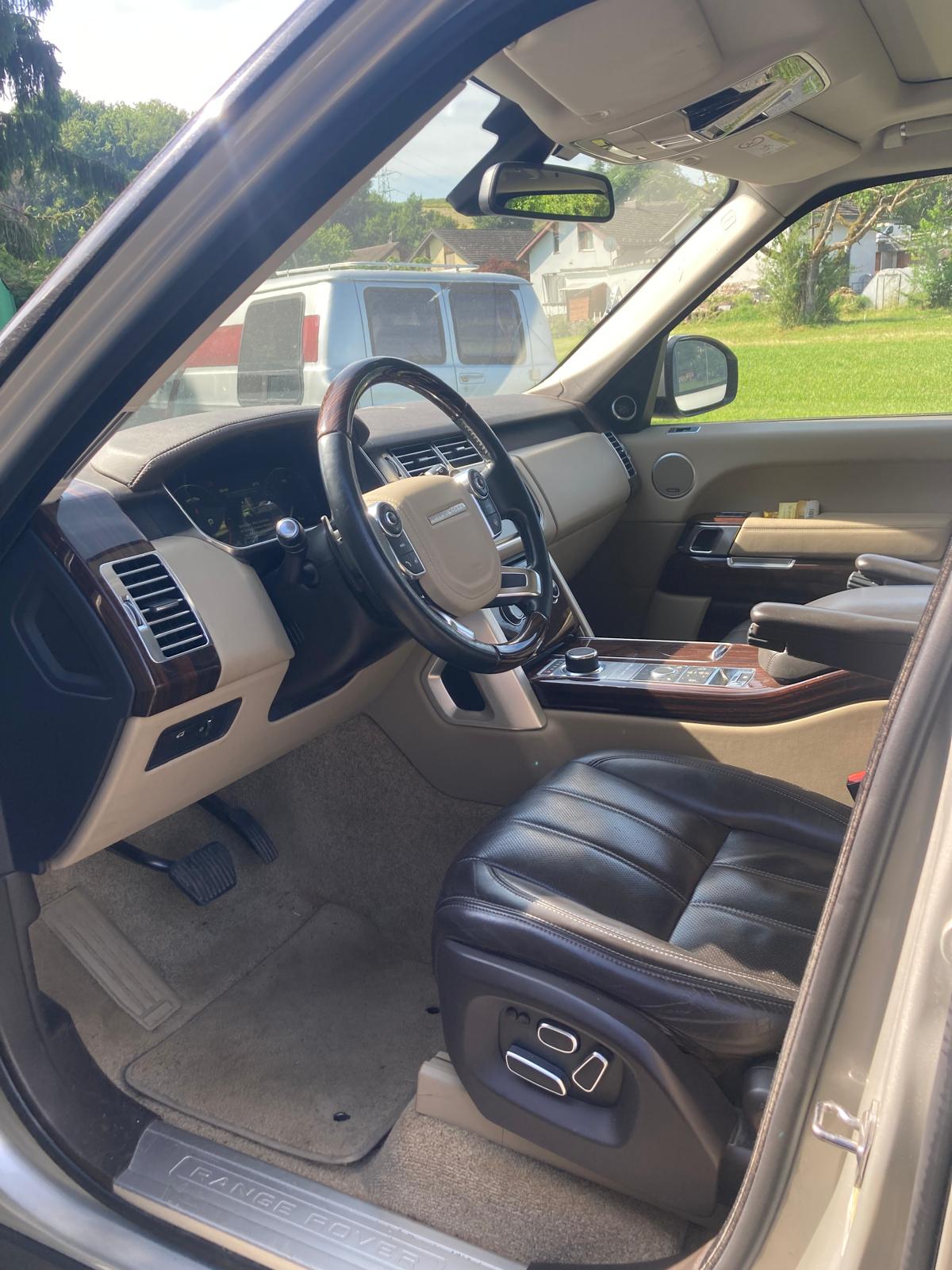 LAND ROVER 4.4 SDV8 Vogue-image-4