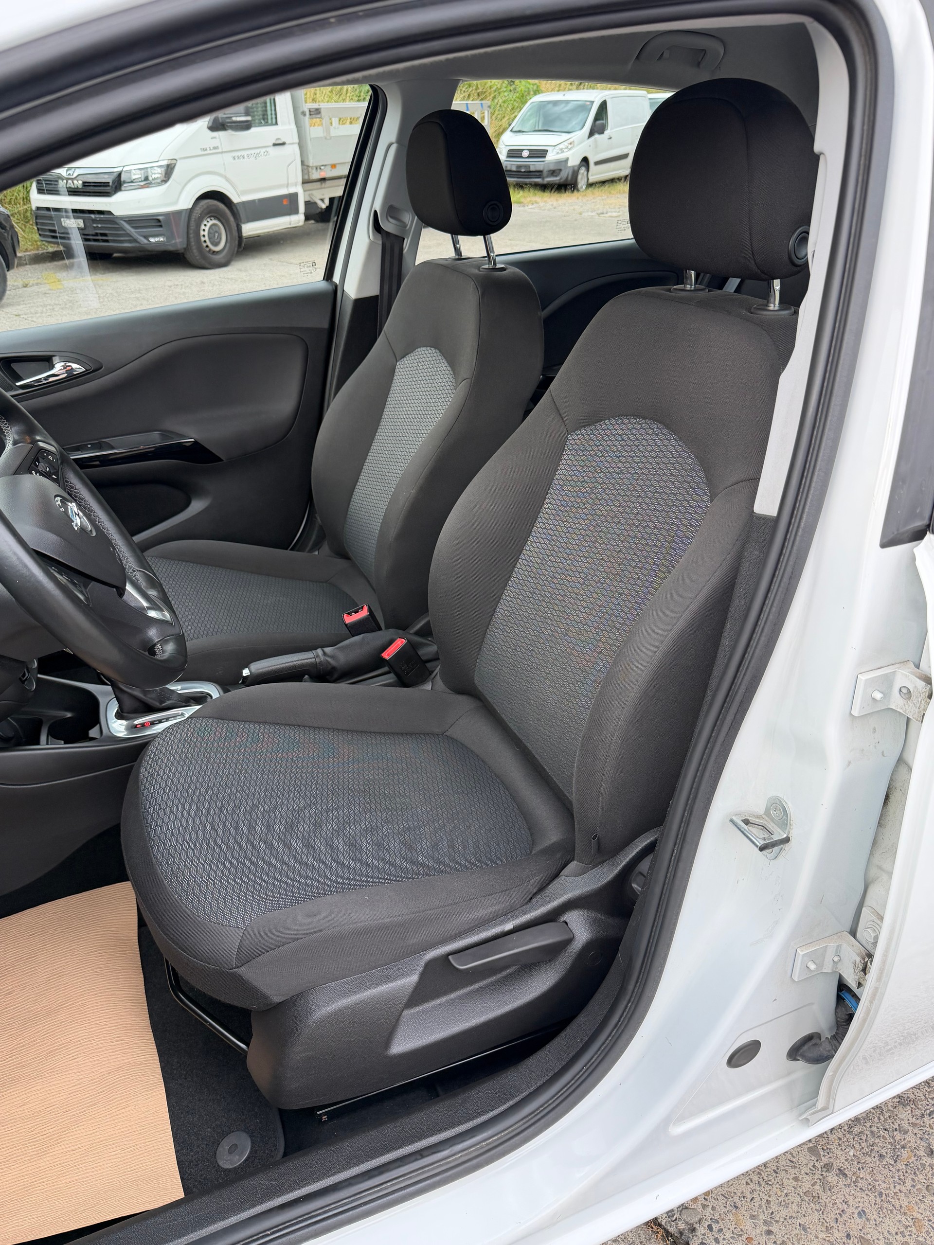 OPEL Corsa 1.4 TP Active Automatic-image-9