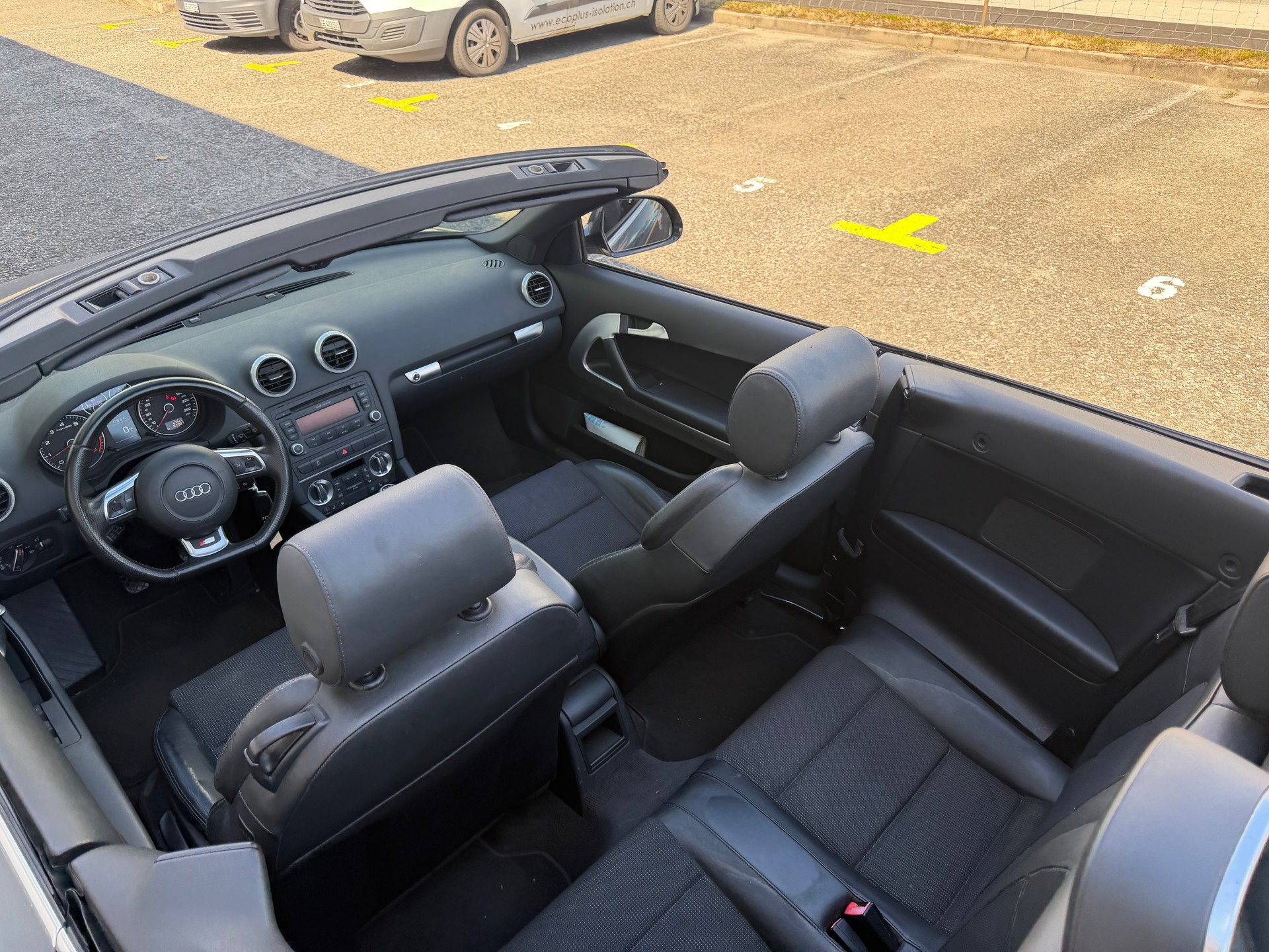 AUDI A3 Cabriolet 1.8 TFSI Style-image-11