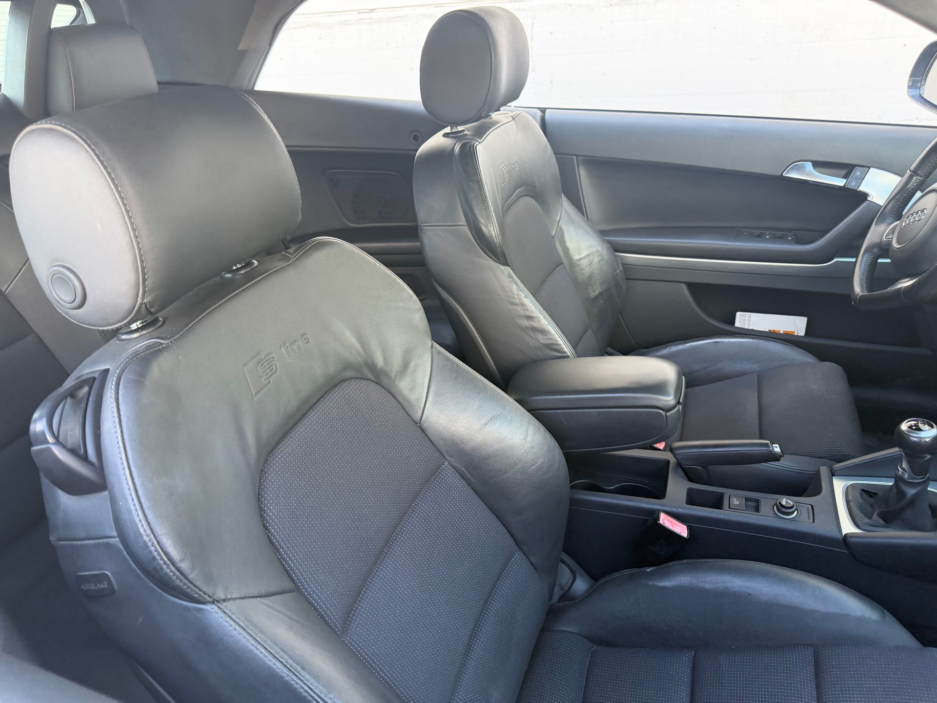 AUDI A3 Cabriolet 1.8 TFSI Style-image-3