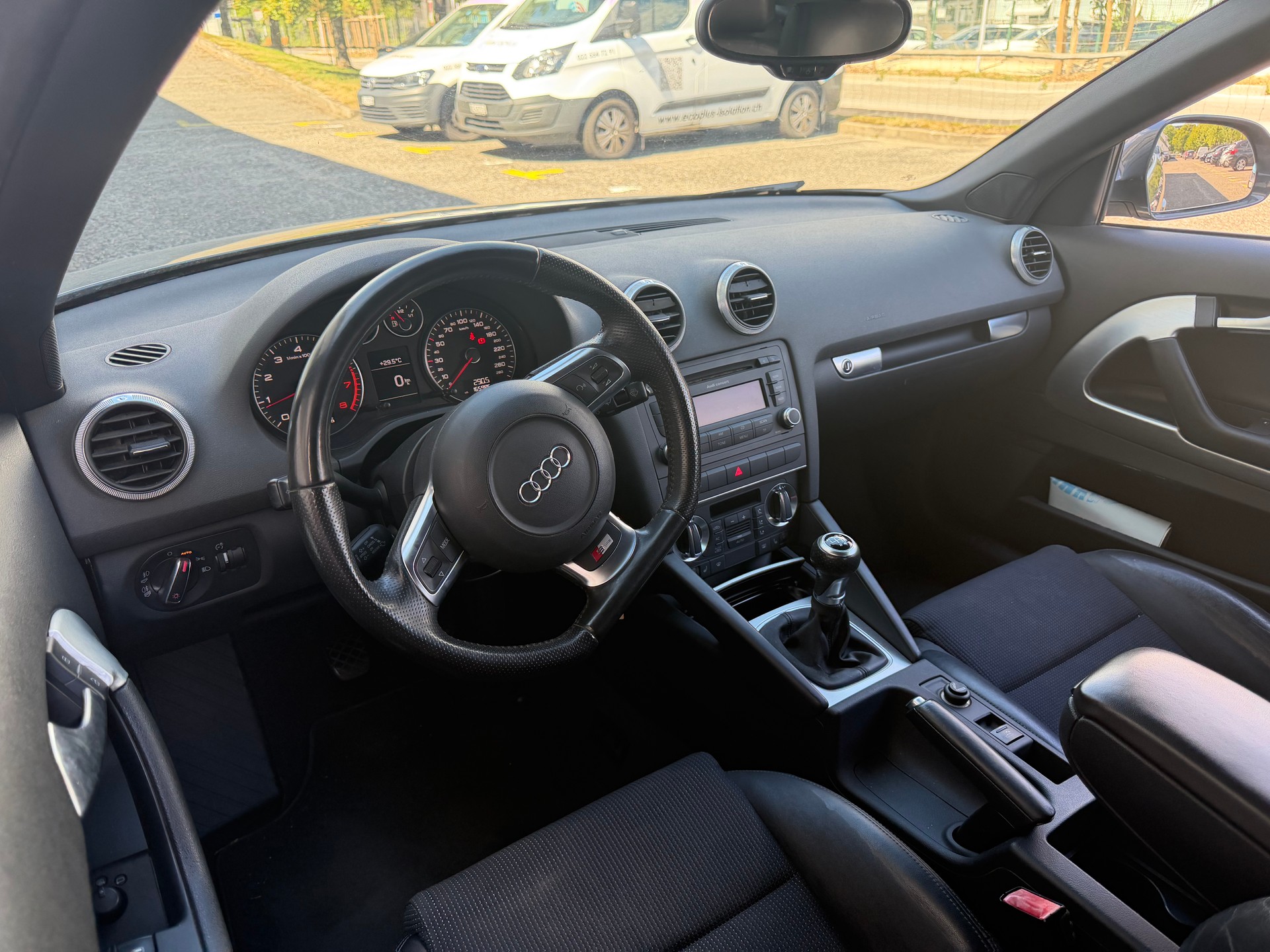 AUDI A3 Cabriolet 1.8 TFSI Style-image-8