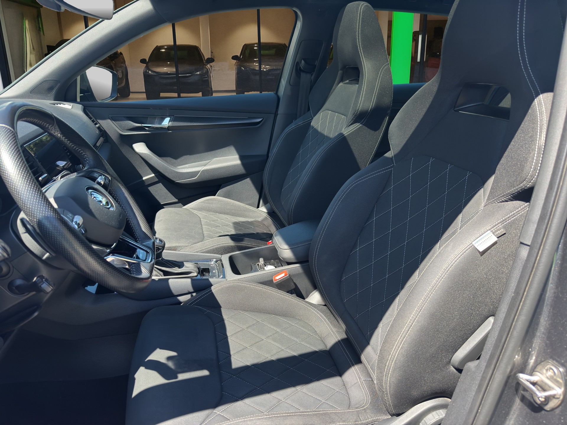 SKODA Karoq 1.5 TSI SportLine DSG-image-8