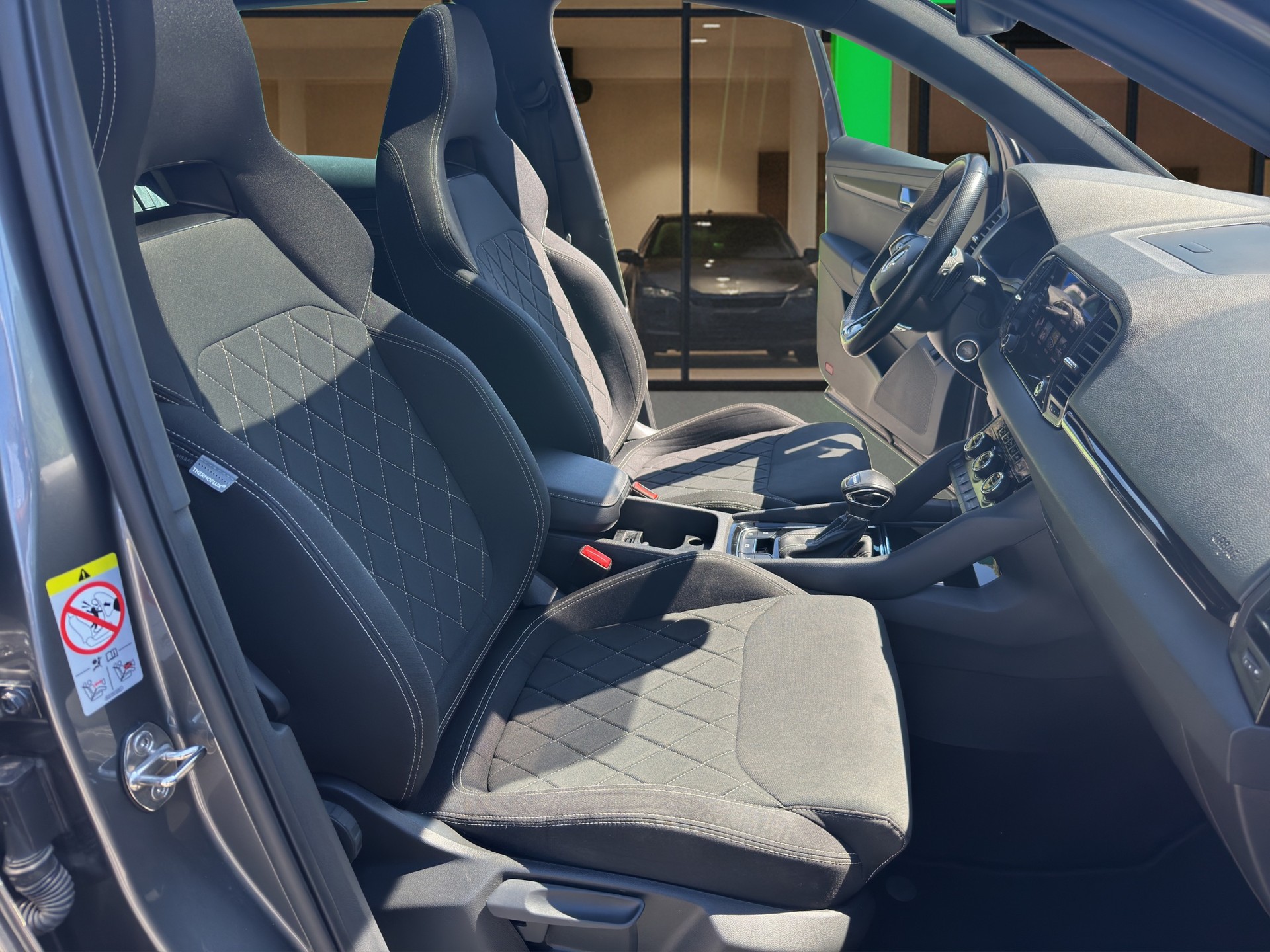 SKODA Karoq 1.5 TSI SportLine DSG-image-16