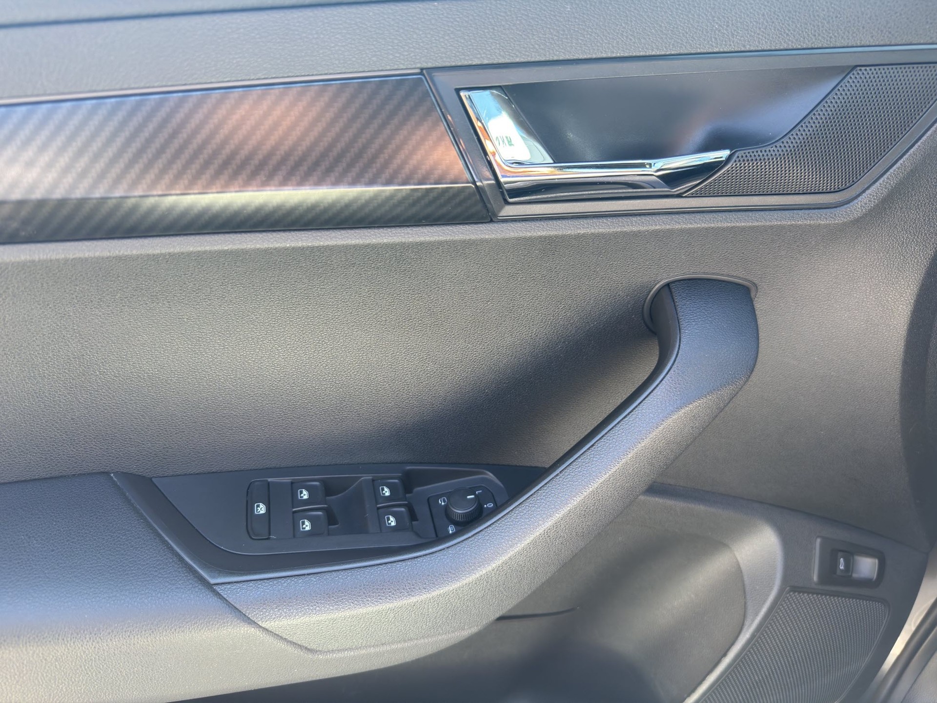 SKODA Karoq 1.5 TSI SportLine DSG-image-11
