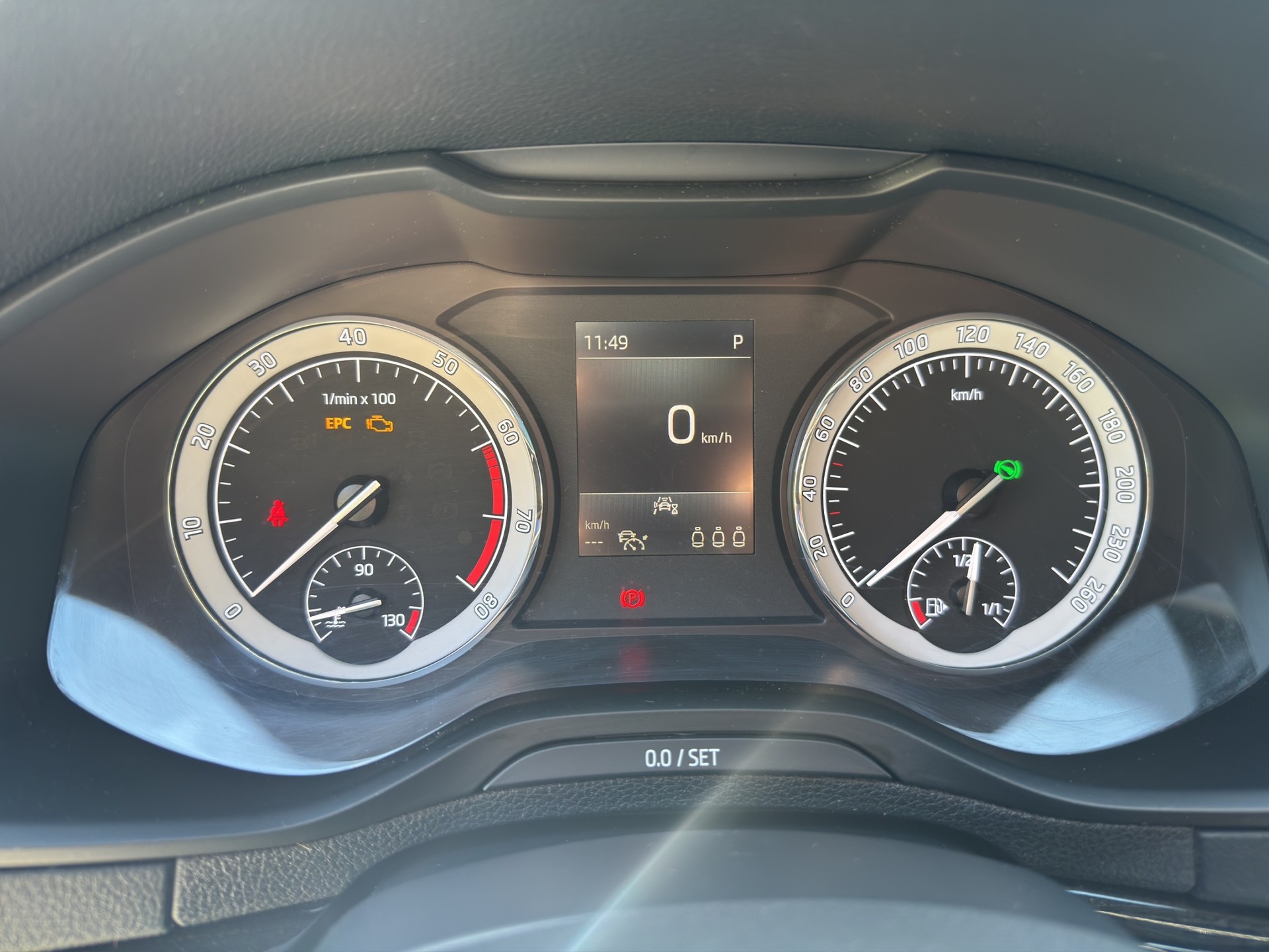 SKODA Karoq 1.5 TSI SportLine DSG-image-10