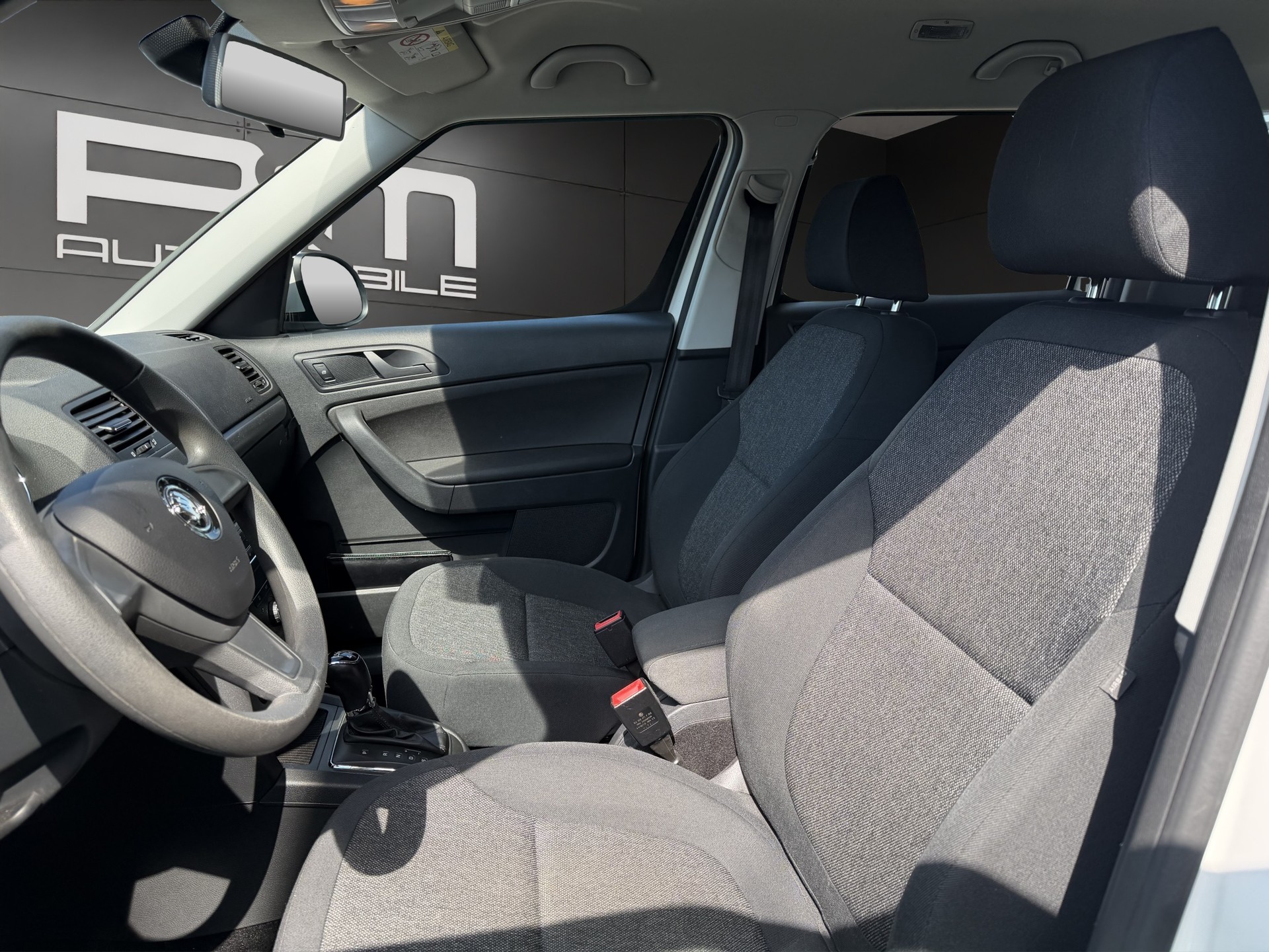 SKODA Yeti 2.0 TDI Active 4x4 DSG-image-5