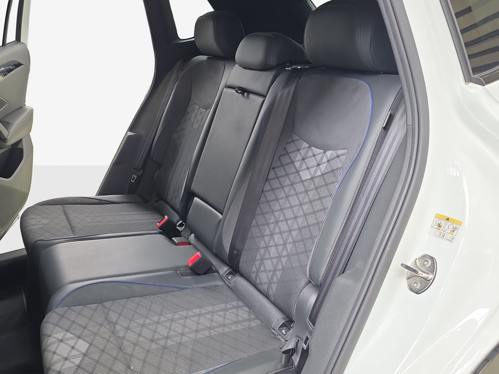 VW Tiguan 2.0 TDI SCR R-Line 4Motion DSG-image-11