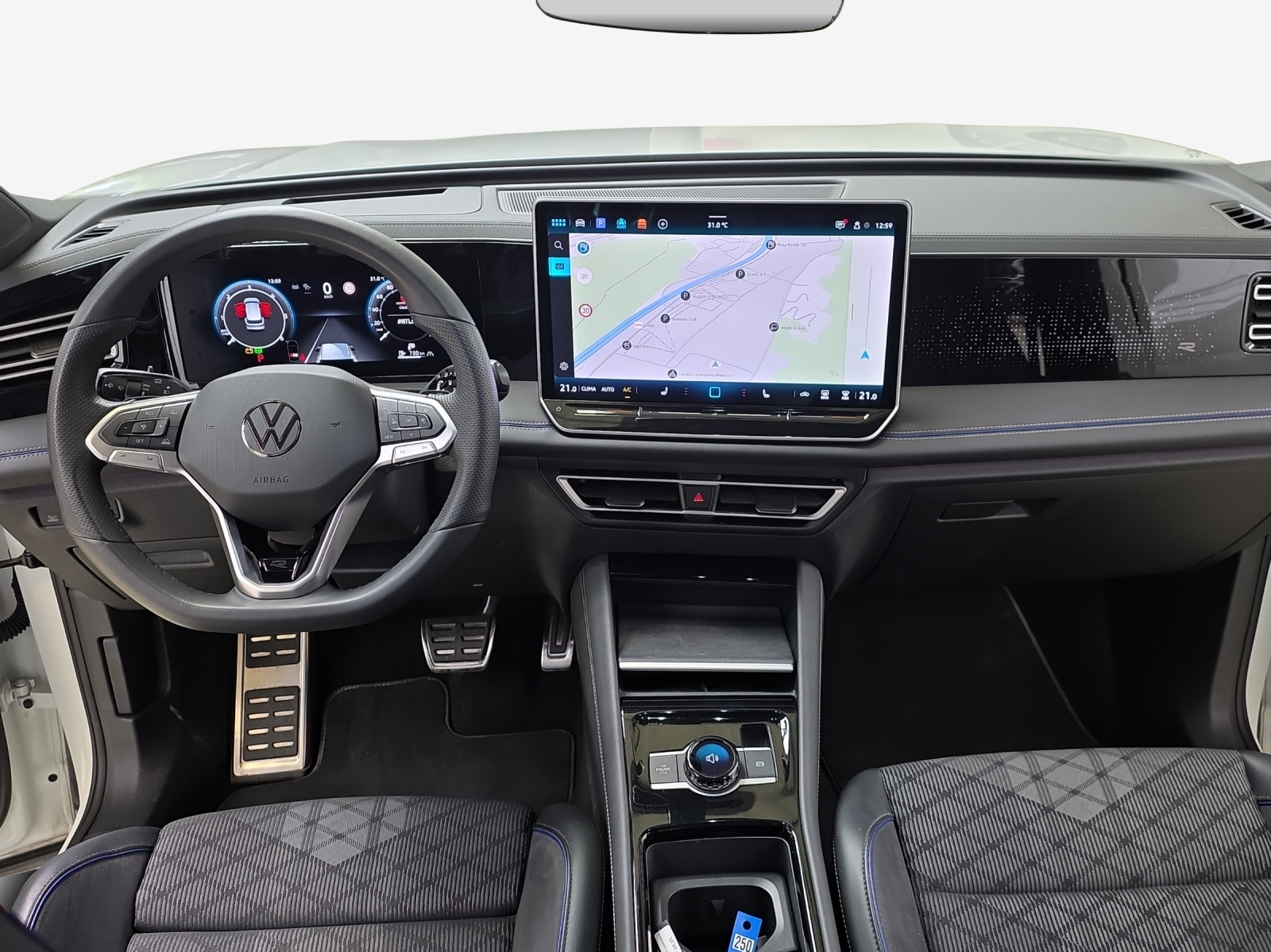 VW Tiguan 2.0 TDI SCR R-Line 4Motion DSG-image-8