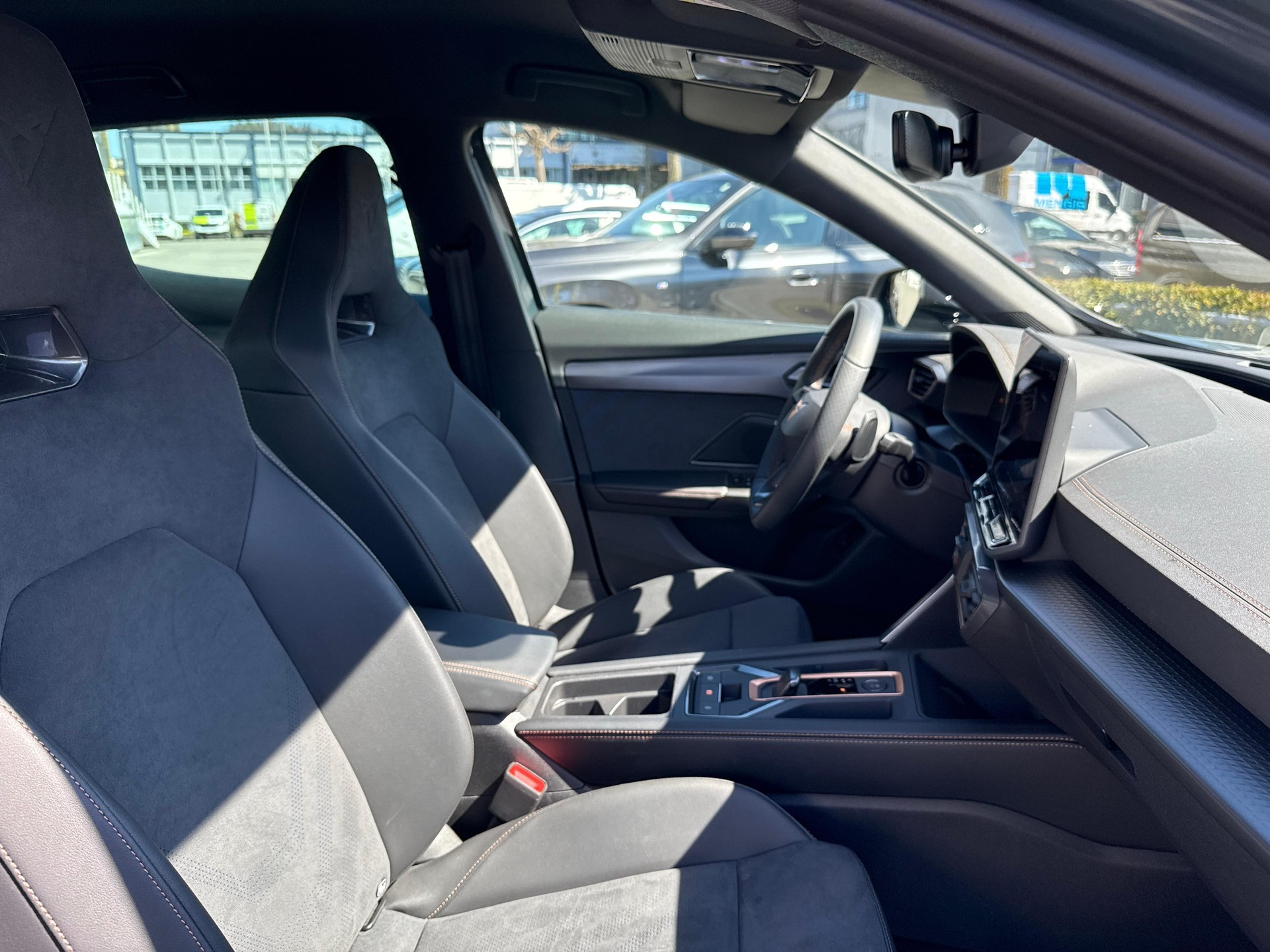 CUPRA Formentor 1.5 eTSI DSG-image-10