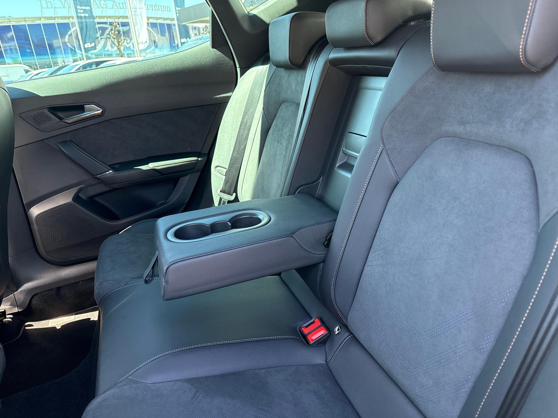 CUPRA Formentor 1.5 eTSI DSG-image-11