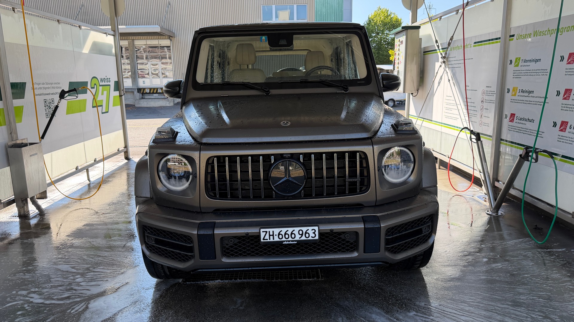 MERCEDES-BENZ G63 |Leasing möglich | CH-Fahrzeug | MB Garantie | 10 Jahre Service Paket | Designo | Monza Grey Magno | Voll-image-5