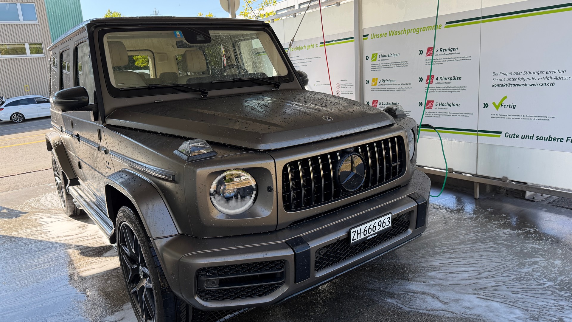 MERCEDES-BENZ G63 |Leasing möglich | CH-Fahrzeug | MB Garantie | 10 Jahre Service Paket | Designo | Monza Grey Magno | Voll-image-0