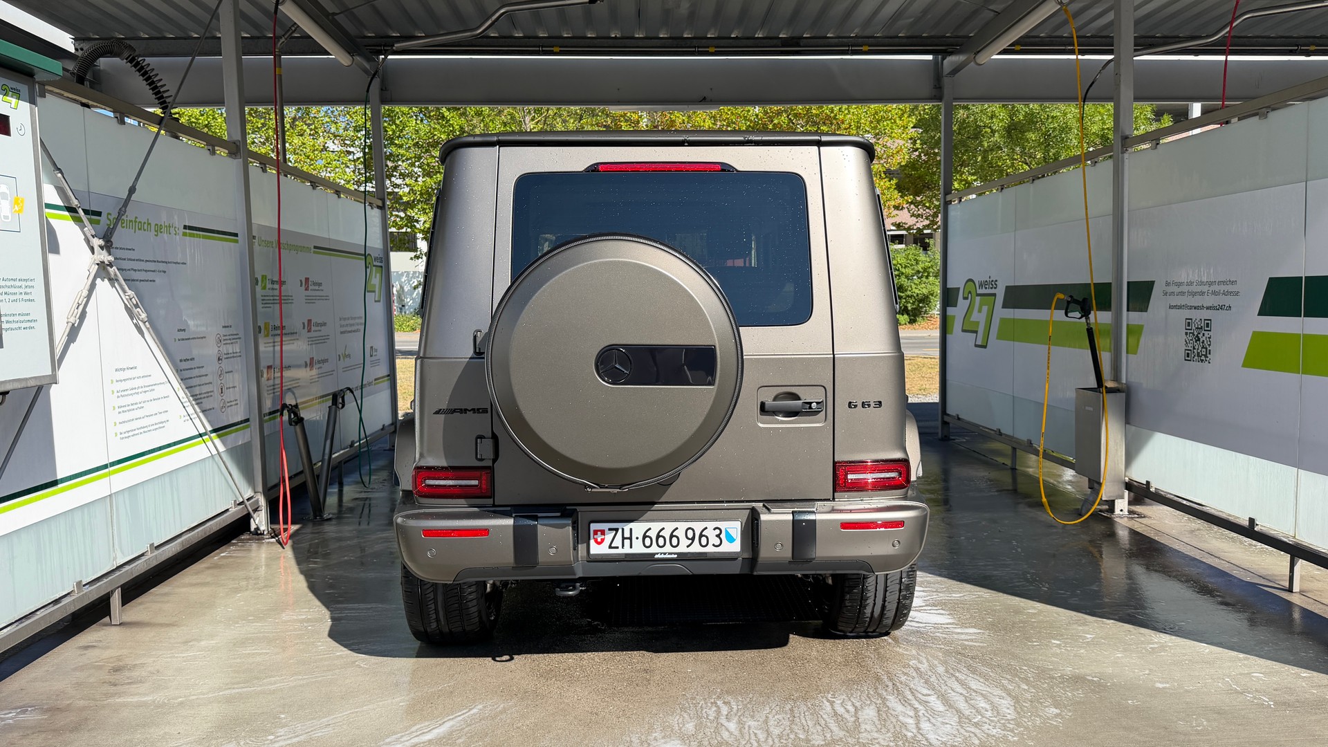 MERCEDES-BENZ G63 |Leasing möglich | CH-Fahrzeug | MB Garantie | 10 Jahre Service Paket | Designo | Monza Grey Magno | Voll-image-6
