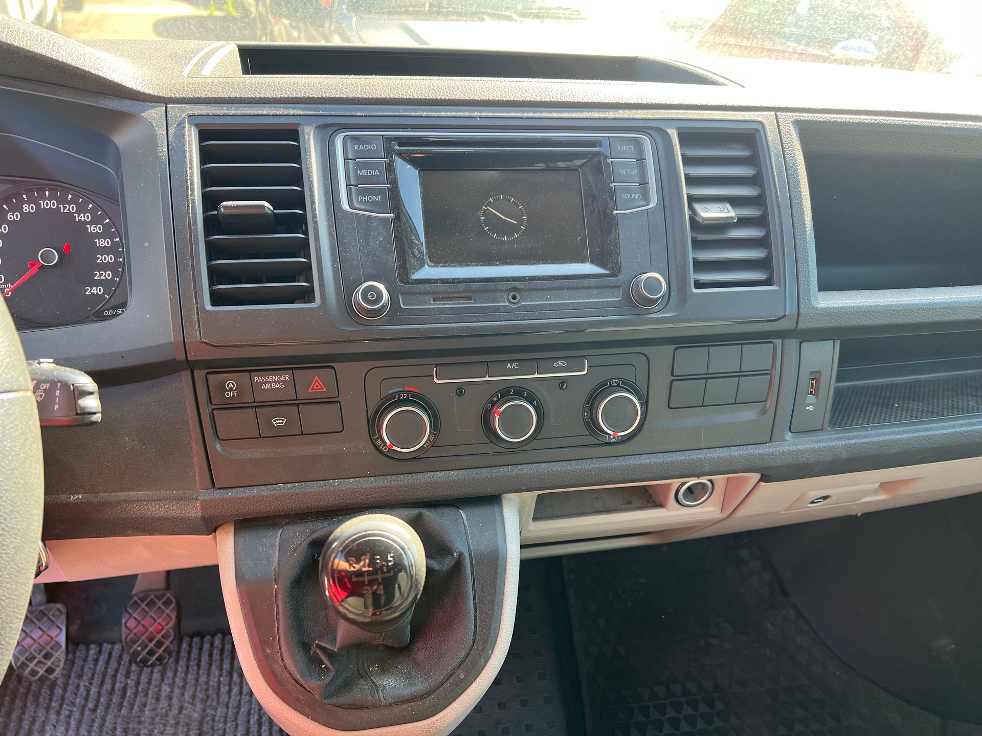VW T6 2.0 TDI Entry-image-7