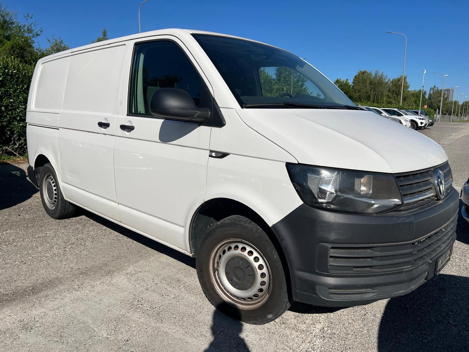 VW T6 2.0 TDI Entry-image-1